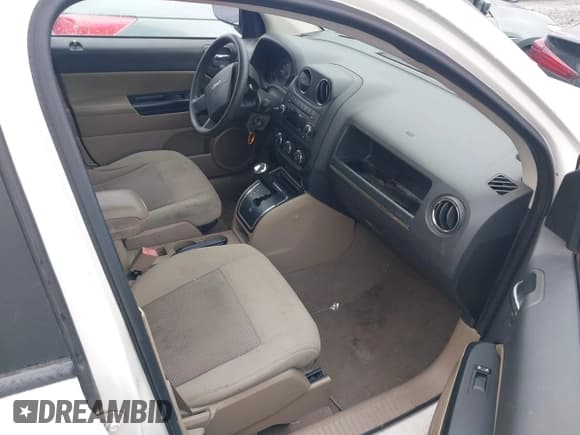 ✅ 2010 Jeep Compass Sport • VIN: 1J4NT4FB7AD503235 • Лот: 42633289. Опубликован ранее на IAAI с пробегом 159 629 миль. Бесплатный доступ к архиву аукционных продаж из США и подробный отчёт об истории автомобиля на DreamBid. Изображение 5.