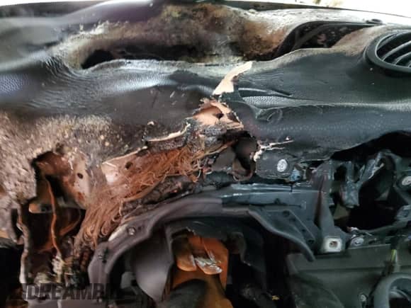 2010 MINI Hardtop with VIN WMWMF3C50ATZ66791, listed as a Copart auction lot 57592875 with Not provided miles and Salvage title. Bid and sale history available at DreamBid. Image 9.