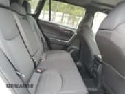 ✅ 2023 Toyota RAV4 SE • VIN: JTMAB3FV6PD128653 • Lot: 81962355. Wystawiony na Copart z przebiegiem 38 898 mil. Bezpłatny archiwum sprzedaży aukcyjnych z USA i szczegółowy raport historii pojazdu na DreamBid. Zdjęcie 11.