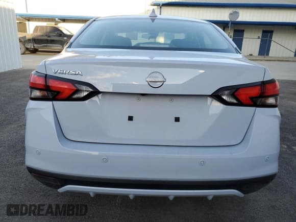 ✅ 2025 Nissan Versa SV • VIN: 3N1CN8EV1SL817990 • Lot: 91721325. Wystawiony na Copart z przebiegiem 30 556 mil. Bezpłatny archiwum sprzedaży aukcyjnych z USA i szczegółowy raport historii pojazdu na DreamBid. Zdjęcie 6.