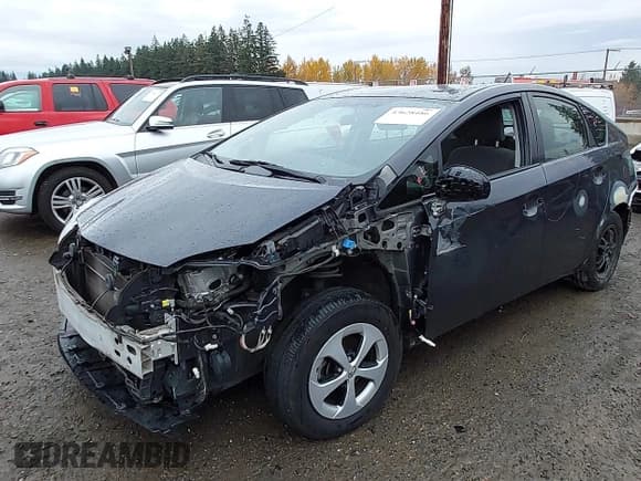 ✅ 2013 Toyota Prius Three • VIN: JTDKN3DU0D1672486 • Lot: 43628486. Wystawiony na IAAI z przebiegiem Nie podano. Bezpłatny archiwum sprzedaży aukcyjnych z USA i szczegółowy raport historii pojazdu na DreamBid. Zdjęcie 2.
