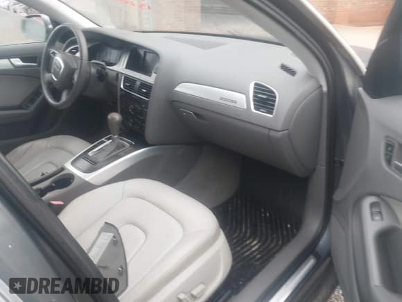 ✅ 2012 Audi A4 Premium • VIN: WAUBFAFLXCN020579 • Lot: 42897048. Wystawiony na IAAI z przebiegiem 108 732 mil. Bezpłatny archiwum sprzedaży aukcyjnych z USA i szczegółowy raport historii pojazdu na DreamBid. Zdjęcie 5.