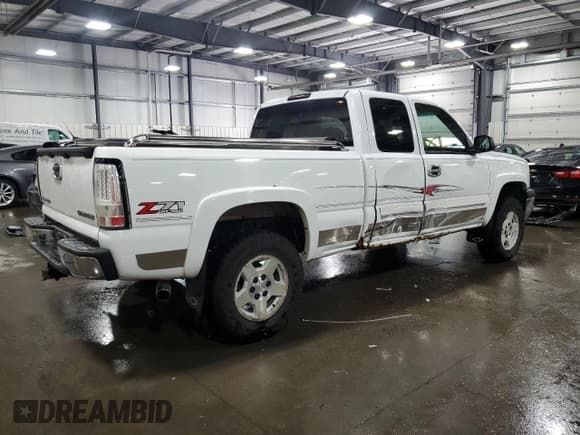 ✅ 2005 Chevrolet Silverado 1500 Z71 • VIN: 1GCEK19BX5E171861 • Лот: 64372164. Опубликован ранее на Copart с пробегом 193 820 миль. Бесплатный доступ к архиву аукционных продаж из США и подробный отчёт об истории автомобиля на DreamBid. Изображение 3.