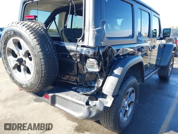 ✅ 2020 Jeep Wrangler Unlimited Rubicon • VIN: 1C4HJXFN4LW283872 • Lot: 41340974. Wystawiony na IAAI z przebiegiem 72 181 mil. Bezpłatny archiwum sprzedaży aukcyjnych z USA i szczegółowy raport historii pojazdu na DreamBid. Zdjęcie 6.