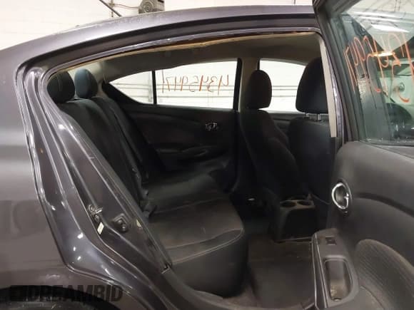 ✅ 2015 Nissan Versa SV • VIN: 3N1CN7APXFL819809 • Lot: 43459471. Wystawiony na IAAI z przebiegiem 219 373 mil. Bezpłatny archiwum sprzedaży aukcyjnych z USA i szczegółowy raport historii pojazdu na DreamBid. Zdjęcie 8.