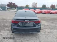 ✅ 2023 Kia Forte GT-Line • VIN: 3KPF54AD2PE619480 • Lot: 43603579. Wystawiony na IAAI z przebiegiem 55 877 mil. Bezpłatny archiwum sprzedaży aukcyjnych z USA i szczegółowy raport historii pojazdu na DreamBid. Zdjęcie 17.