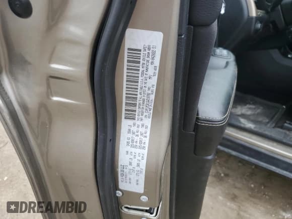 ✅ 2016 Jeep Cherokee Latitude • VIN: 1C4PJMCB1GW318782 • Lot: 69784835. Wystawiony na Copart z przebiegiem 102 598 mil. Bezpłatny archiwum sprzedaży aukcyjnych z USA i szczegółowy raport historii pojazdu na DreamBid. Zdjęcie 13.