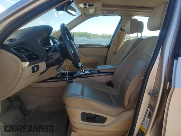 ✅ 2013 BMW X5 xDrive35i • VIN: 5UXZV4C56D0G52765 • Lot: 85372275. Wystawiony na Copart z przebiegiem 225 216 mil. Bezpłatny archiwum sprzedaży aukcyjnych z USA i szczegółowy raport historii pojazdu na DreamBid. Zdjęcie 7.