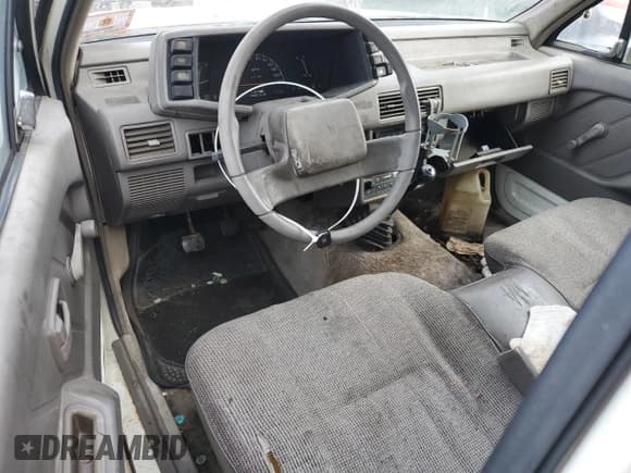✅ 1990 Isuzu Pickup S • VIN: JAACL11L3L7222277 • Lot: 71275805. Listed on Copart with 154,198 mi. Free auction sales archive from the USA and detailed vehicle history report at DreamBid. Image 8.