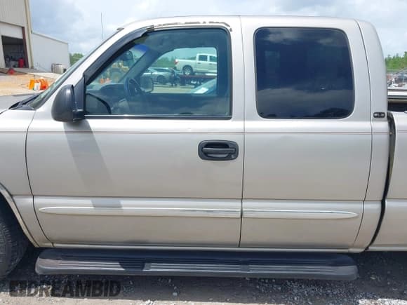 ✅ 2003 GMC Sierra 1500 SLE • VIN: 2GTEC19V031235718 • Лот: 42176836. Опубликован ранее на IAAI с пробегом 225 599 миль. Бесплатный доступ к архиву аукционных продаж из США и подробный отчёт об истории автомобиля на DreamBid. Изображение 14.