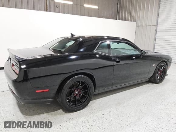 ✅ 2023 Dodge Challenger R/T Scat Pack • VIN: 2C3CDZFJ0PH611002 • Lot: 80520135. Wystawiony na Copart z przebiegiem 36 391 mil. Bezpłatny archiwum sprzedaży aukcyjnych z USA i szczegółowy raport historii pojazdu na DreamBid. Zdjęcie 3.