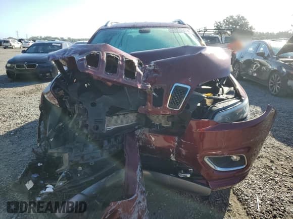 ✅ 2019 Jeep Cherokee Overland • VIN: 1C4PJMJX4KD429653 • Lot: 85742085. Listed on Copart with 41,183 mi. Free auction sales archive from the USA and detailed vehicle history report at DreamBid. Image 5.