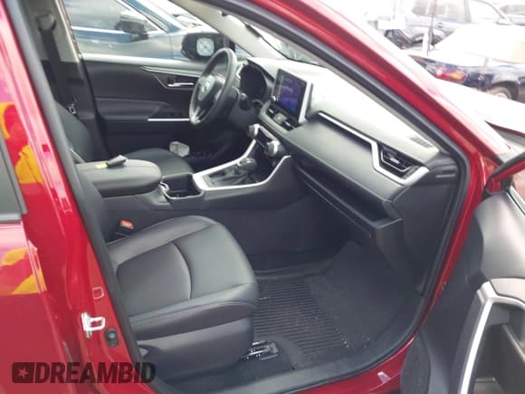 ✅ 2025 Toyota RAV4 XLE Premium • VIN: 2T3C1RFV6SW385130 • Lot: 43547246. Listed on IAAI with 9,477 mi. Free auction sales archive from the USA and detailed vehicle history report at DreamBid. Image 5.