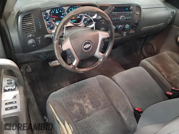 ✅ 2007 Chevrolet Silverado 2500HD 1LT • VIN: 1GCHK23K37F558650 • Лот: 55301575. Опубликован ранее на Copart с пробегом 304 437 миль. Бесплатный доступ к архиву аукционных продаж из США и подробный отчёт об истории автомобиля на DreamBid. Изображение 8.