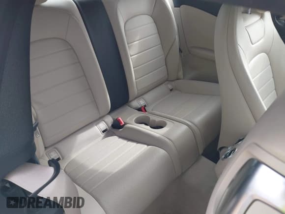 ✅ 2018 Mercedes-Benz C 300 • VIN: WDDWJ4KB9JF707390 • Lot: 41541150. Listed on IAAI with 92,045 mi. Free auction sales archive from the USA and detailed vehicle history report at DreamBid. Image 8.