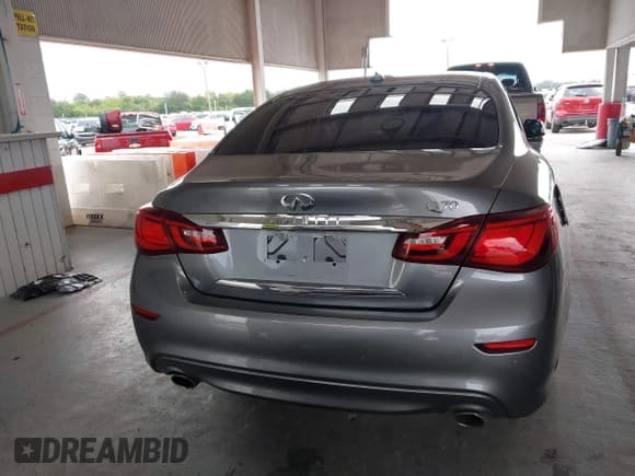 ✅ 2018 Infiniti Q70 Luxe • VIN: JN1BY1AP8JM180151 • Lot: 43332665. Wystawiony na IAAI z przebiegiem 115 837 mil. Bezpłatny archiwum sprzedaży aukcyjnych z USA i szczegółowy raport historii pojazdu na DreamBid. Zdjęcie 17.
