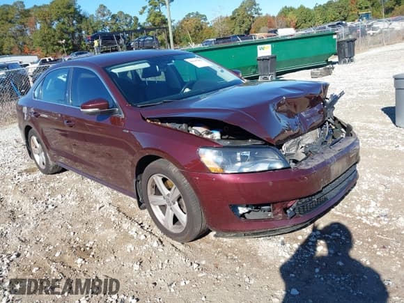 ✅ 2014 Volkswagen Passat S • VIN: 1VWAS7A35EC029660 • Lot: 43647082. Wystawiony na IAAI z przebiegiem 123 756 mil. Bezpłatny archiwum sprzedaży aukcyjnych z USA i szczegółowy raport historii pojazdu na DreamBid. Zdjęcie 1.