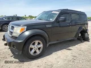 2009 Dodge Nitro SXT z VIN 1D8GU28KX9W542982, wystawiony jako Copart lot #50878304 z przebiegiem 137 893 mil mil oraz Szkoda całkowita • Salvage title. Historia ofert i sprzedaży dostępna na DreamBid. Obrazek 1.