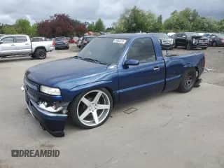 2002 Chevrolet Silverado 1500 z VIN 1GCEC14W42Z159409, wystawiony jako Copart lot #61663275 z przebiegiem Nie podano mil oraz Szkoda całkowita • Salvage title. Historia ofert i sprzedaży dostępna na DreamBid. Obrazek 1.