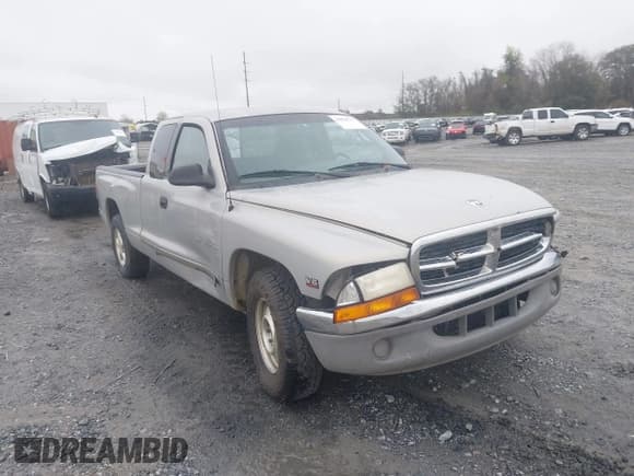 ✅ 2000 Dodge Dakota • VIN: 1B7GL22X8YS584711 • Lot: 43820733. Listed on IAAI with 169,385 mi. Free auction sales archive from the USA and detailed vehicle history report at DreamBid. Image 6.