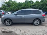 ✅ 2015 Nissan Pathfinder SL • VIN: 5N1AR2MM2FC705100 • Lot: 42481019. Wystawiony na IAAI z przebiegiem 129 750 mil. Bezpłatny archiwum sprzedaży aukcyjnych z USA i szczegółowy raport historii pojazdu na DreamBid. Zdjęcie 15.