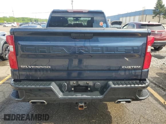 ✅ 2020 Chevrolet Silverado 1500 Custom Trail Boss • VIN: 1GCRYCEF4LZ207005 • Lot: 57764395. Wystawiony na Copart z przebiegiem 93 585 mil. Bezpłatny archiwum sprzedaży aukcyjnych z USA i szczegółowy raport historii pojazdu na DreamBid. Zdjęcie 6.
