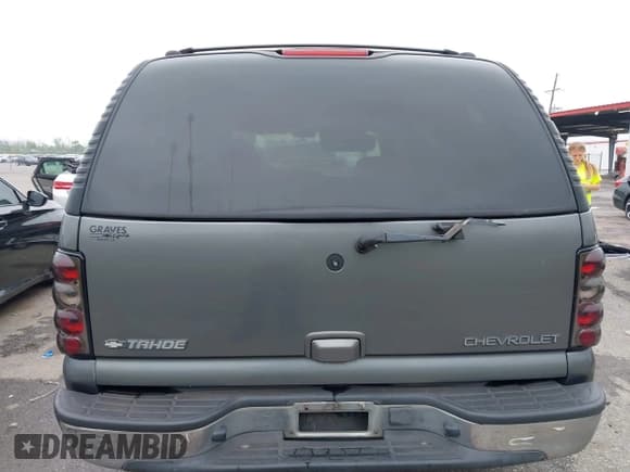 ✅ 2002 Chevrolet Tahoe LT • VIN: 1GNEC13Z02R243052 • Lot: 41909540. Listed on IAAI with 360,010 mi. Free auction sales archive from the USA and detailed vehicle history report at DreamBid. Image 16.