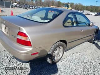 ✅ 1994 Honda Accord LX • VIN: 1HGCD723XRA006074 • Lot: 43723417. Wystawiony na IAAI z przebiegiem 102 938 mil. Bezpłatny archiwum sprzedaży aukcyjnych z USA i szczegółowy raport historii pojazdu na DreamBid. Zdjęcie 4.