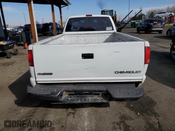 ✅ 1997 Chevrolet S-10 • VIN: 1GCCS14X4V8188518 • Лот: 48252345. Опубликован ранее на Copart с пробегом 286 728 миль. Бесплатный доступ к архиву аукционных продаж из США и подробный отчёт об истории автомобиля на DreamBid. Изображение 6.