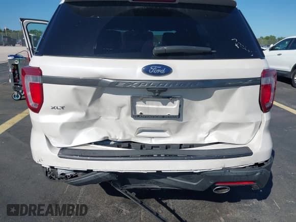 ✅ 2019 Ford Explorer XLT • VIN: 1FM5K7D8XKGA04281 • Lot: 43438902. Wystawiony na IAAI z przebiegiem 88 054 mil. Bezpłatny archiwum sprzedaży aukcyjnych z USA i szczegółowy raport historii pojazdu na DreamBid. Zdjęcie 6.