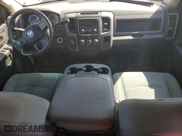 ✅ 2018 Ram 3500 Tradesman • VIN: 3C63RRGL0JG267845 • Lot: 84391565. Wystawiony na Copart z przebiegiem 315 838 mil. Bezpłatny archiwum sprzedaży aukcyjnych z USA i szczegółowy raport historii pojazdu na DreamBid. Zdjęcie 8.