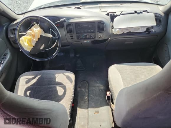 ✅ 2003 Ford F-150 XL • VIN: 2FTRX18WX3CA73133 • Lot: 58734795. Listed on Copart with 197,519 mi. Free auction sales archive from the USA and detailed vehicle history report at DreamBid. Image 8.