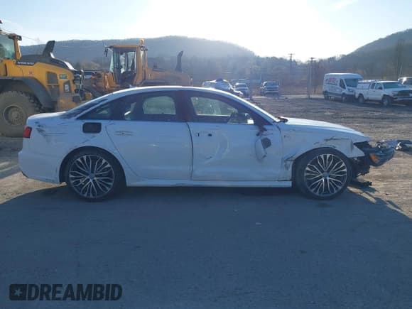 ✅ 2016 Audi A6 Prestige • VIN: WAUHGAFC2GN003319 • Lot: 41758455. Wystawiony na IAAI z przebiegiem 162 061 mil. Bezpłatny archiwum sprzedaży aukcyjnych z USA i szczegółowy raport historii pojazdu na DreamBid. Zdjęcie 14.