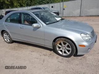 ✅ 2007 Mercedes-Benz C 280 Luxury • VIN: WDBRF92H27F935796 • Lot: 43130029. Wystawiony na IAAI z przebiegiem 115 974 mil. Bezpłatny archiwum sprzedaży aukcyjnych z USA i szczegółowy raport historii pojazdu na DreamBid. Zdjęcie 1.