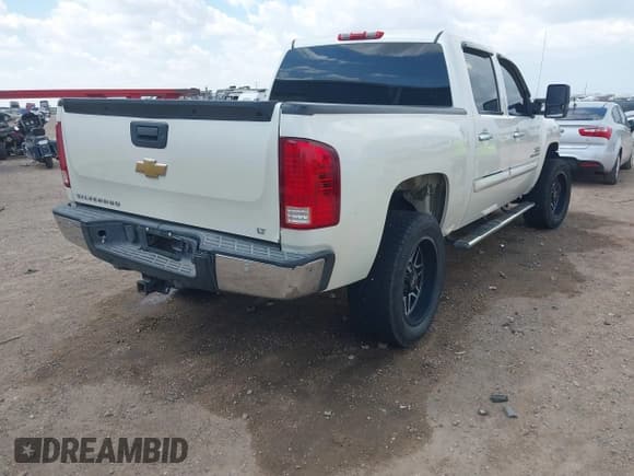 ✅ 2013 Chevrolet Silverado 1500 LT • VIN: 3GCPCSE02DG172235 • Lot: 43206307. Listed on IAAI with 96,944 mi. Free auction sales archive from the USA and detailed vehicle history report at DreamBid. Image 4.