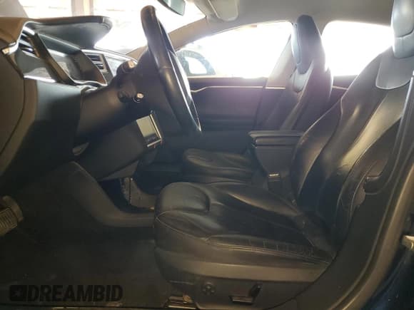 ✅ 2015 Tesla Model S 85 • VIN: 5YJSA1H14FF080616 • Lot: 68047015. Wystawiony na Copart z przebiegiem 115 428 mil. Bezpłatny archiwum sprzedaży aukcyjnych z USA i szczegółowy raport historii pojazdu na DreamBid. Zdjęcie 7.