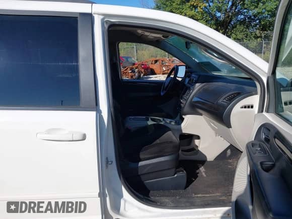 2012 Dodge Grand Caravan SXT z VIN 2C4RDGCG6CR198672, wystawiony jako IAAI lot #43300002 z przebiegiem 82 258 mil mil oraz . Historia ofert i sprzedaży dostępna na DreamBid. Obrazek 5.