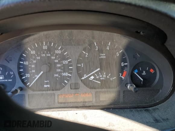 ✅ 2005 BMW 3 Series 325i • VIN: WBAEV33485KW20501 • Lot: 89820405. Wystawiony na Copart z przebiegiem 229 202 mil. Bezpłatny archiwum sprzedaży aukcyjnych z USA i szczegółowy raport historii pojazdu na DreamBid. Zdjęcie 9.