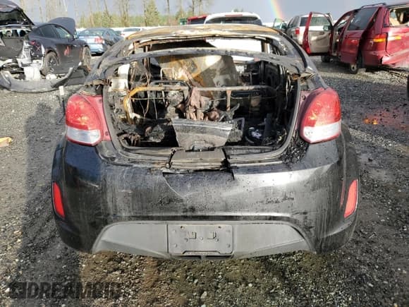 ✅ 2016 Hyundai Veloster • VIN: KMHTC6ADXGU292635 • Lot: 88290265. Wystawiony na Copart z przebiegiem Nie podano. Bezpłatny archiwum sprzedaży aukcyjnych z USA i szczegółowy raport historii pojazdu na DreamBid. Zdjęcie 6.