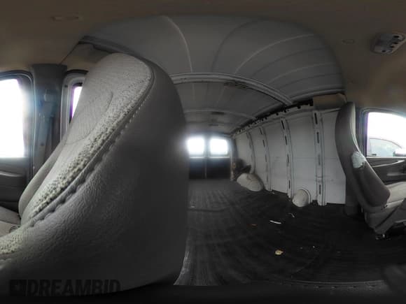 ✅ 2015 Chevrolet Express Cargo • VIN: 1GCWGFCF8F1259699 • Lot: 43047426. Wystawiony na IAAI z przebiegiem 354 630 mil. Bezpłatny archiwum sprzedaży aukcyjnych z USA i szczegółowy raport historii pojazdu na DreamBid. Zdjęcie 19.