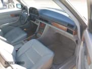 ✅ 1989 Mercedes-Benz 300 SE • VIN: WDBCA24DXKA437857 • Lot: 42343496. Listed on IAAI with 152,134 mi. Free auction sales archive from the USA and detailed vehicle history report at DreamBid. Image 5.