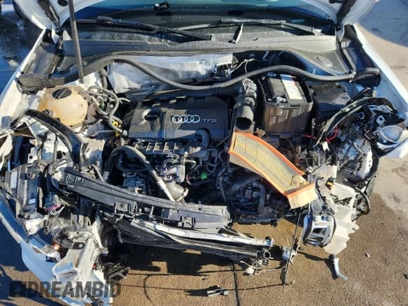 ✅ 2017 Audi Q3 Premium Plus • VIN: WA1JCCFS3HR010299 • Lot: 91350385. Wystawiony na Copart z przebiegiem 109 661 mil. Bezpłatny archiwum sprzedaży aukcyjnych z USA i szczegółowy raport historii pojazdu na DreamBid. Zdjęcie 12.