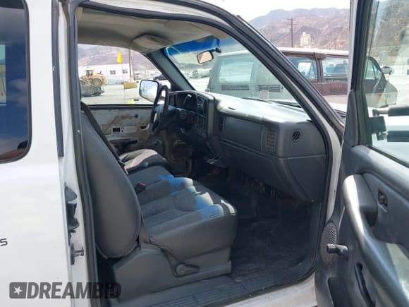 ✅ 2003 Chevrolet Silverado 2500HD • VIN: 1GBHC29163E253983 • Lot: 43172821. Wystawiony na IAAI z przebiegiem 244 146 mil. Bezpłatny archiwum sprzedaży aukcyjnych z USA i szczegółowy raport historii pojazdu na DreamBid. Zdjęcie 5.