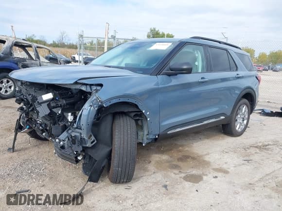 ✅ 2025 Ford Explorer Active • VIN: 1FMUK8DHXSGB94892 • Lot: 43434055. Listed on IAAI with 1,940 mi. Free auction sales archive from the USA and detailed vehicle history report at DreamBid. Image 2.