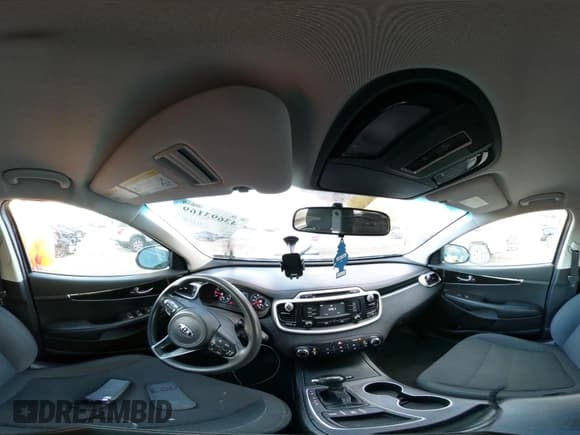 ✅ 2017 Kia Sorento LX • VIN: 5XYPGDA59HG209805 • Lot: 43693169. Listed on IAAI with 183,015 mi. Free auction sales archive from the USA and detailed vehicle history report at DreamBid. Image 19.