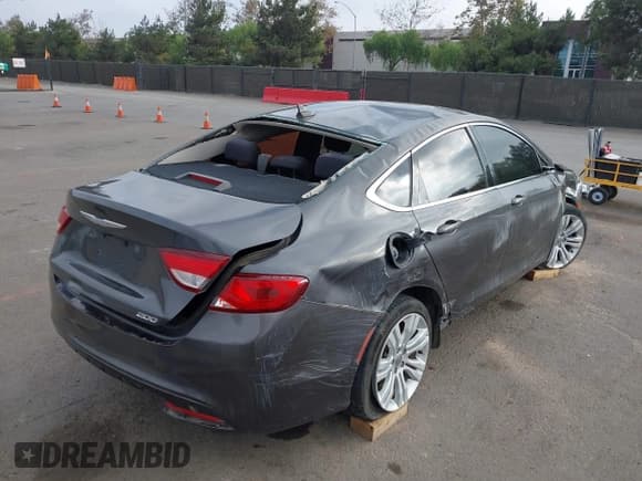 ✅ 2015 Chrysler 200 Limited • VIN: 1C3CCCAB2FN710006 • Лот: 43531139. Опубликован ранее на IAAI с пробегом 158 666 миль. Бесплатный доступ к архиву аукционных продаж из США и подробный отчёт об истории автомобиля на DreamBid. Изображение 6.
