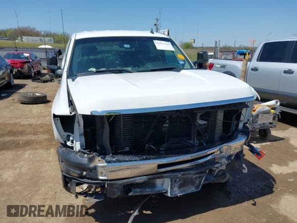✅ 2008 Chevrolet Silverado 2500HD 1LT • VIN: 1GCHC23618F132280 • Lot: 41981675. Wystawiony na IAAI z przebiegiem 164 487 mil. Bezpłatny archiwum sprzedaży aukcyjnych z USA i szczegółowy raport historii pojazdu na DreamBid. Zdjęcie 6.