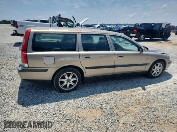 ✅ 2004 Volvo V70 • VIN: YV1SW59V442349928 • Lot: 61847095. Wystawiony na Copart z przebiegiem Nie podano. Bezpłatny archiwum sprzedaży aukcyjnych z USA i szczegółowy raport historii pojazdu na DreamBid. Zdjęcie 3.
