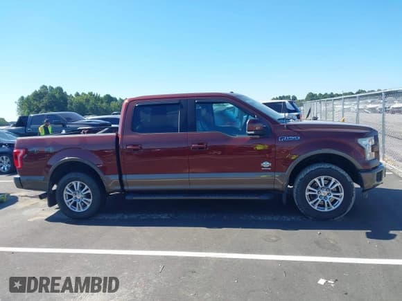 ✅ 2015 Ford F-150 XLT • VIN: 1FTEW1EG3FKD22726 • Lot: 43086377. Wystawiony na IAAI z przebiegiem 141 944 mil. Bezpłatny archiwum sprzedaży aukcyjnych z USA i szczegółowy raport historii pojazdu na DreamBid. Zdjęcie 13.