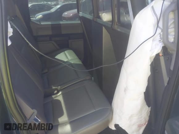 ✅ 2019 Ford F-150 XL • VIN: 1FTEW1C58KFA36990 • Lot: 42053477. Wystawiony na IAAI z przebiegiem 205 554 mil. Bezpłatny archiwum sprzedaży aukcyjnych z USA i szczegółowy raport historii pojazdu na DreamBid. Zdjęcie 8.